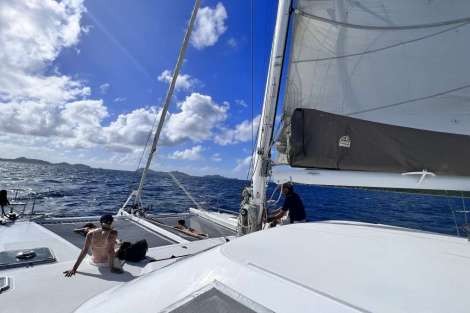 Review img # 5 of the yacht Ad Astra Lagoon 57