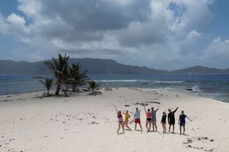 Review img # 60 of the yacht AURA