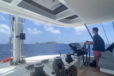 Review img # 52 of the yacht AURA