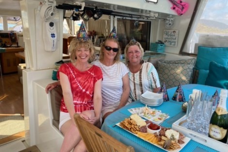 Review img # 48 of the yacht AZURIA