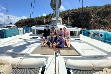 Review img # 34 of the yacht AZURIA