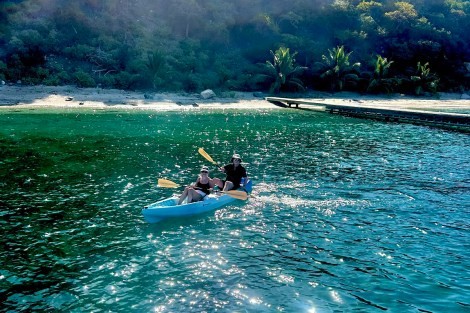 Review img # 7 of the yacht AZURIA