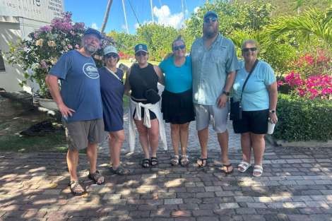 Review img # 4 of the yacht AZURIA