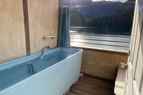 Review img # 5 of the yacht BEAR PAW