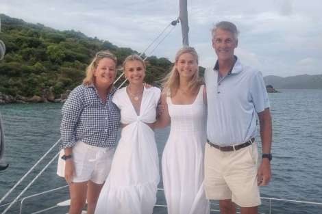 Review img # 8 of the yacht BLUE HORIZON