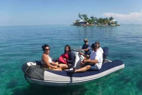 Review img # 13 of the yacht DREAMING ON