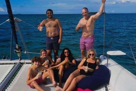 Review img # 5 of the yacht DREAMING ON