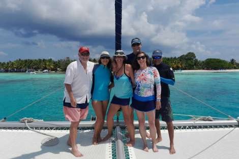 Review img # 3 of the yacht DREAMING ON