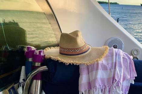 Review img # 80 of the yacht ISOLABLUE