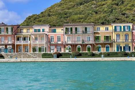 Review img # 117 of the yacht ISOLABLUE