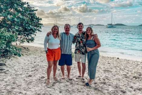 Review img # 25 of the yacht KNOT 5280