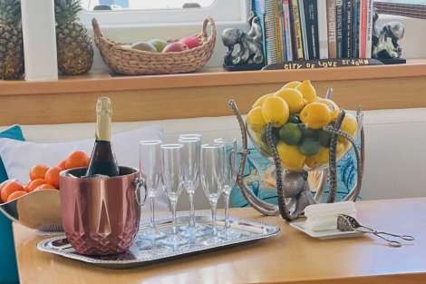 Review img # 102 of the yacht MAKIN MEMORIES