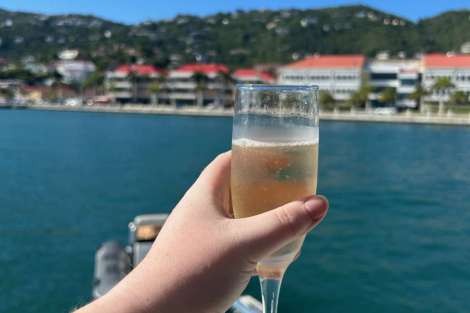 Review img # 87 of the yacht MAKIN MEMORIES