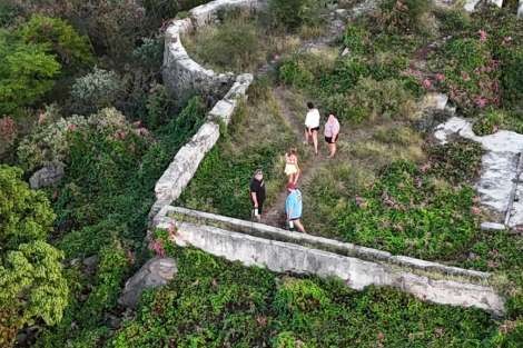 Review img # 2 of the yacht MAKIN MEMORIES