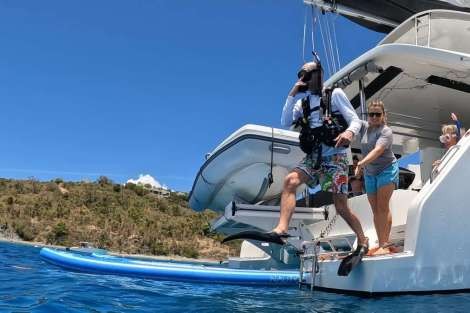 Review img # 60 of the yacht SCUBA DOO