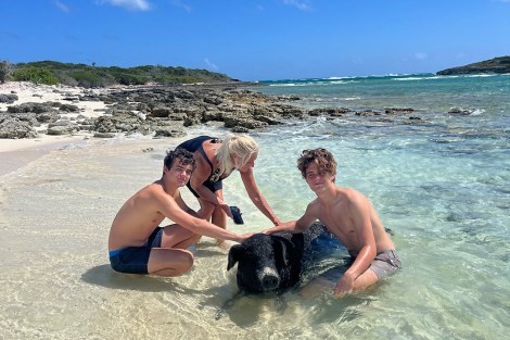 Review img # 33 of the yacht TAHINA