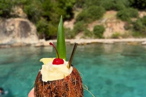 Review img # 3 of the yacht XANDROS